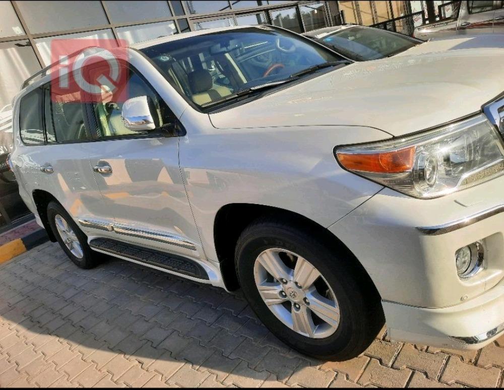 تويوتا لاندكروزر